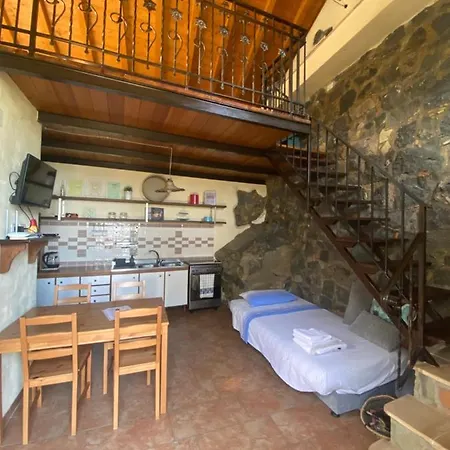 Holiday home Mandorlo Dell'etna, Casa Siciliana Piedimonte Etneo