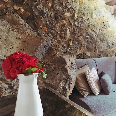 Mandorlo Dell'etna, Casa Siciliana * Piedimonte Etneo